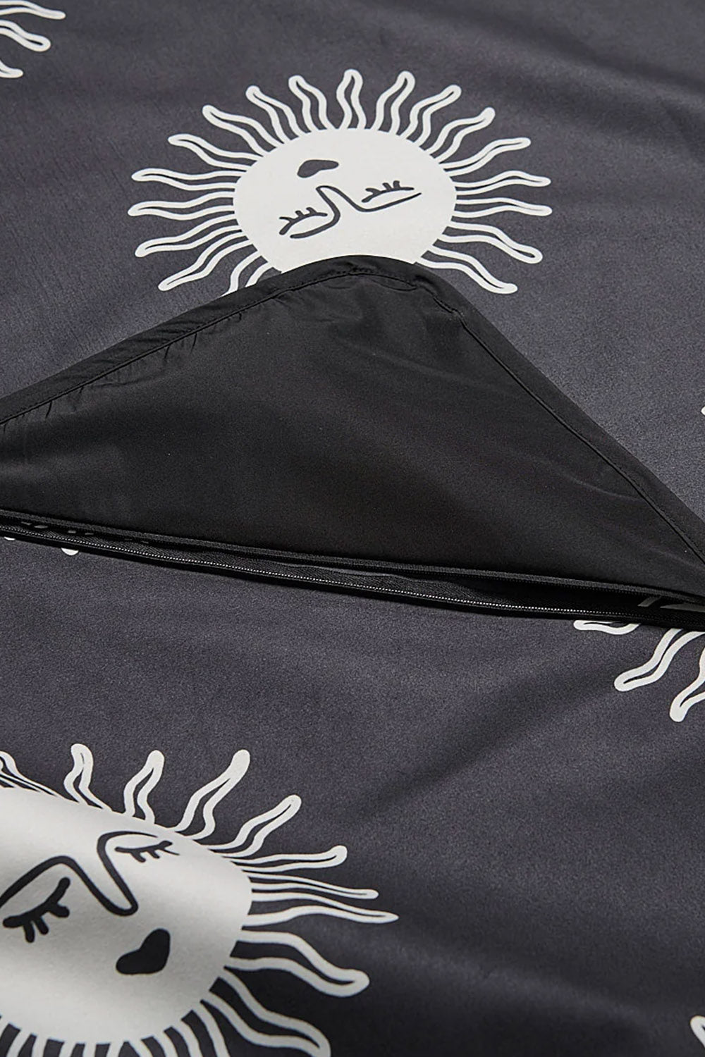 Picnic Blanket Slowburn