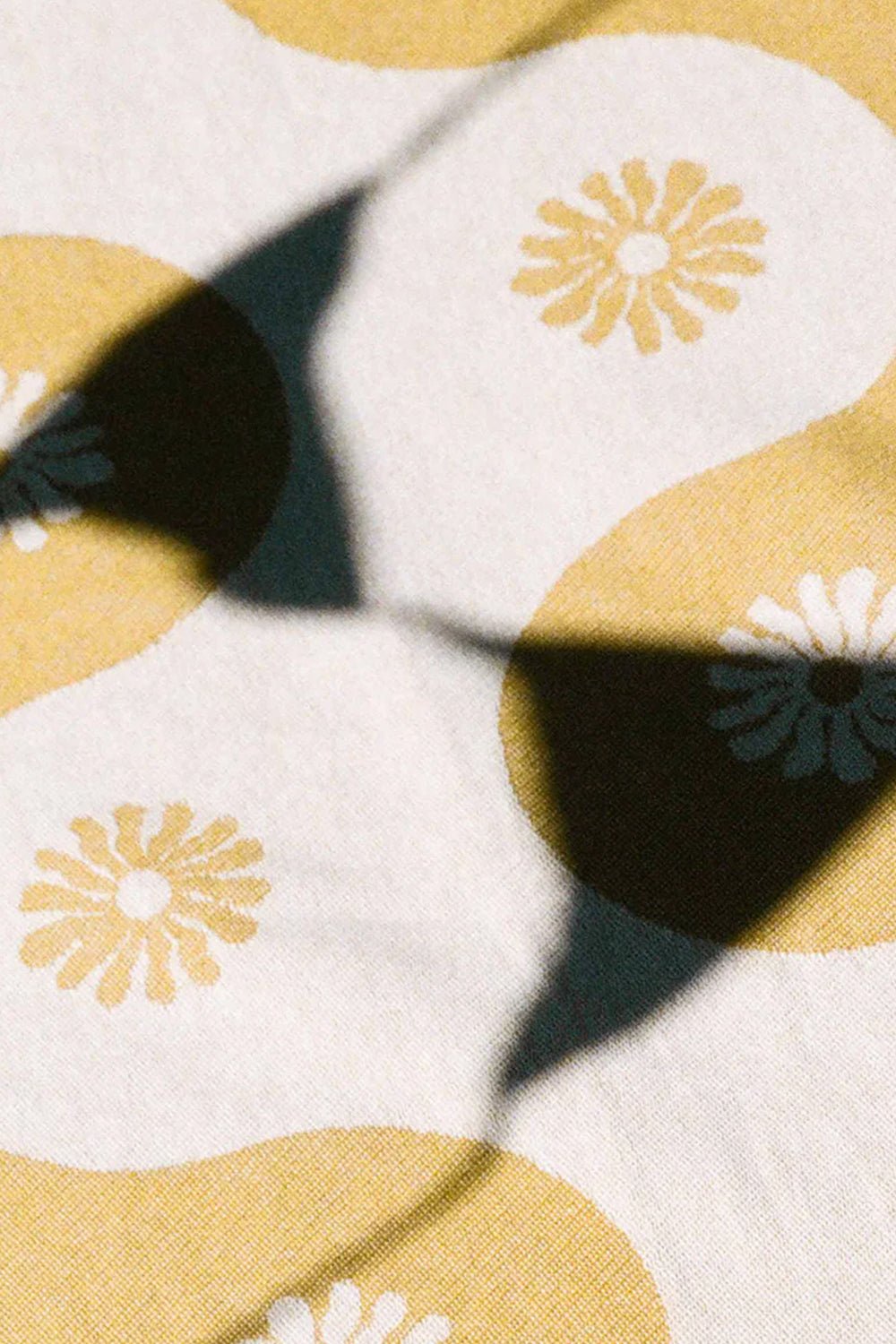 Botanical waves XL Throw Blanket - Domo del Mar