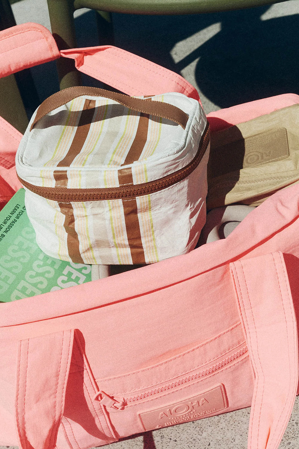 Weekender Keep It Light Monochrome Pink