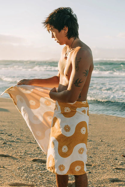 Botanical Balance Beach Towel Mustard - Domo del Mar