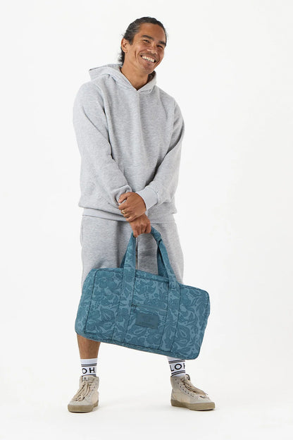 Weekender Keep It Light Breezy